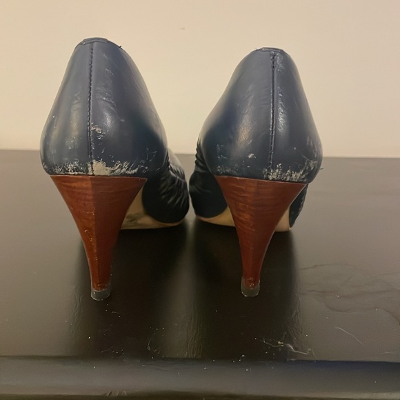 Vintage John Weitz Heels - Picture 3 of 6